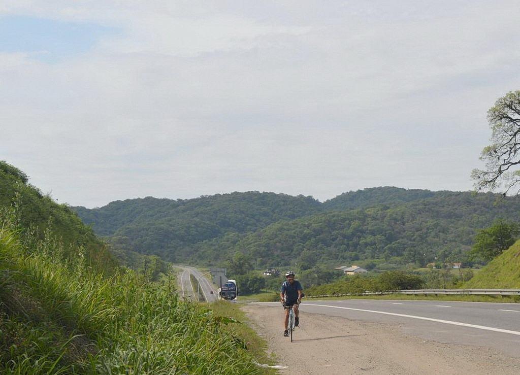 Дедушка из Аргентины будет “крутить педали” 3 700 миль, чтобы построить адвентистскую школу