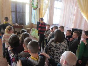 АДРА передала подарки Криворожским школьникам