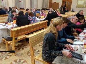 На романтическом вечере «Обещаю дорожить» в Днепре проводили техосмотр и необходимый ремонт супружеских отношений