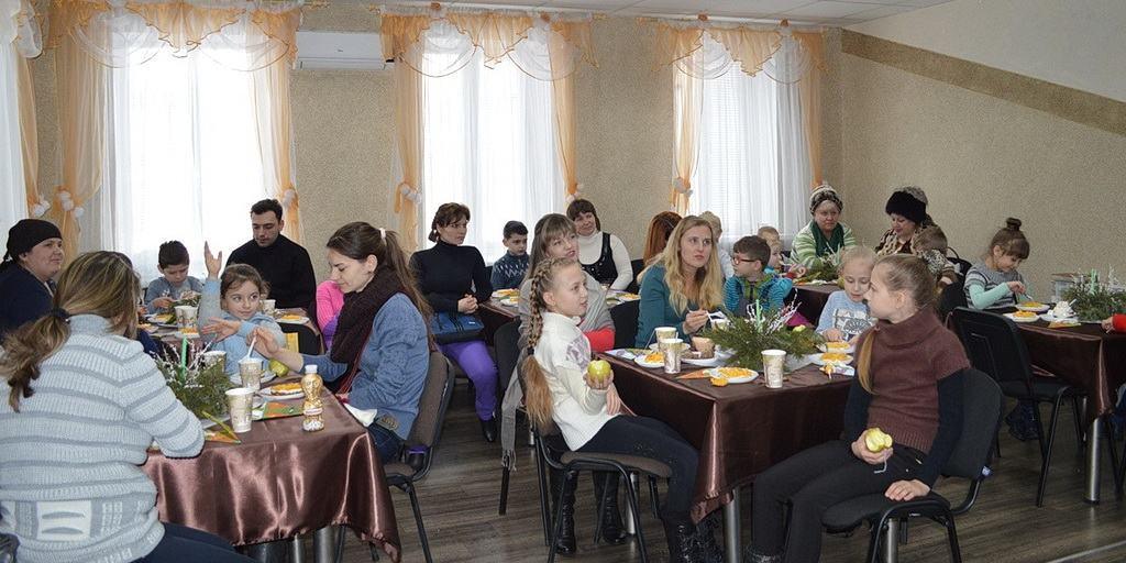 Детское кафе «Зимняя сказка» провела церковь в Кривом Роге